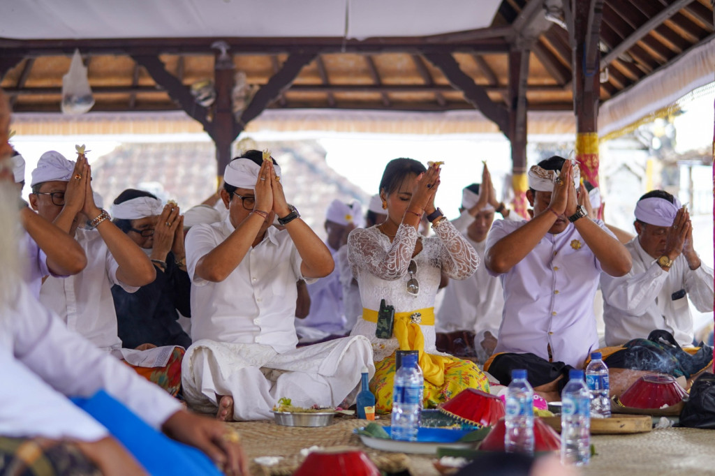 Pesemetonan Arya Bongaya Batan Jeruk Sri Nararya Kresna Kepakisan Mambal Abiansemal Badung Laksanakan Upacara Pitra Yadnya, Atma Wedana dan Mepetik